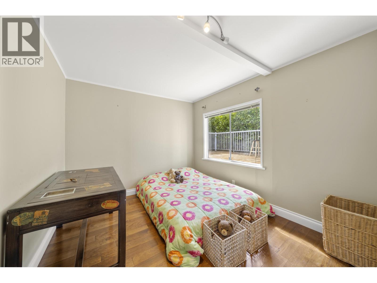 1588 INGLEWOOD AVENUE, West Vancouver