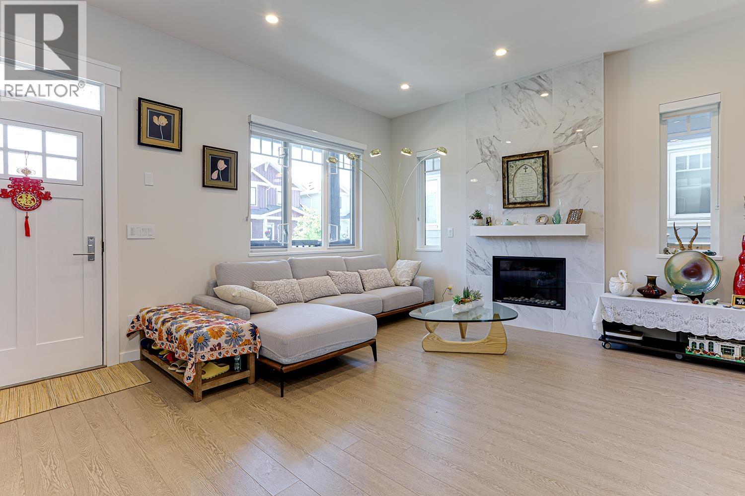 4705 HAZELNUT Way, Tsawwassen