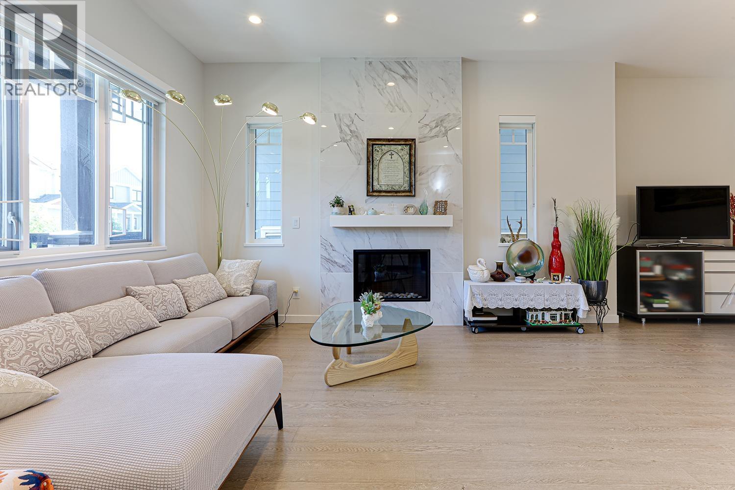 4705 HAZELNUT Way, Tsawwassen