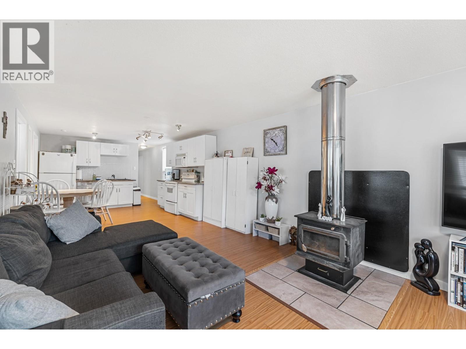#54 1881 Boucherie Road - 8