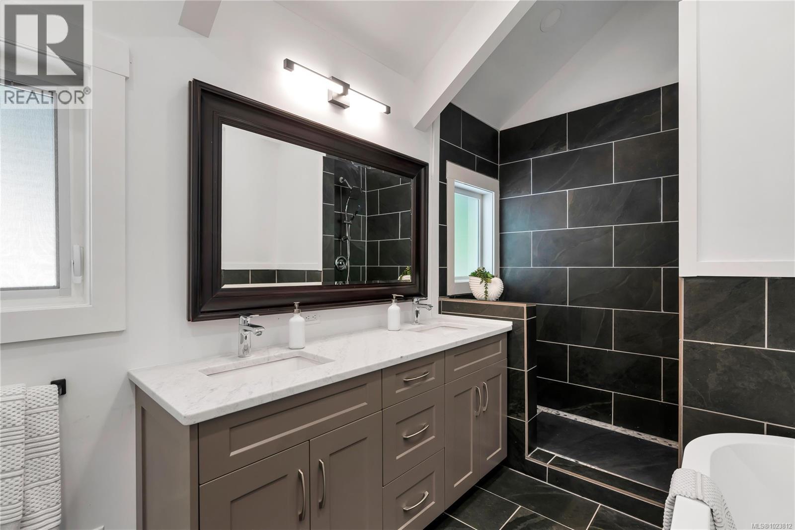 468 Arbutus Ave, Duncan