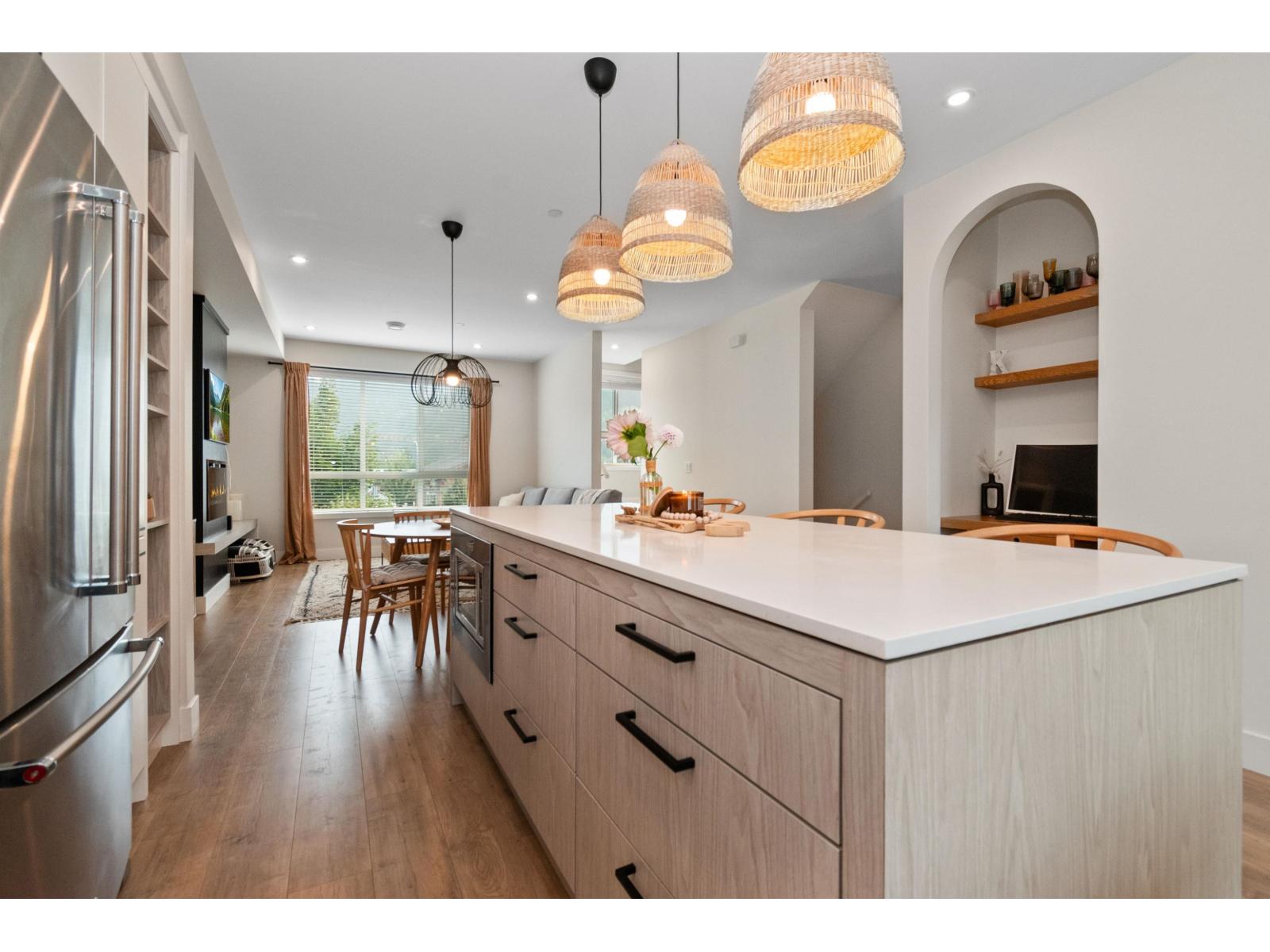 41 45500 CAMPUS DRIVE, Garrison Crossing, Chilliwack