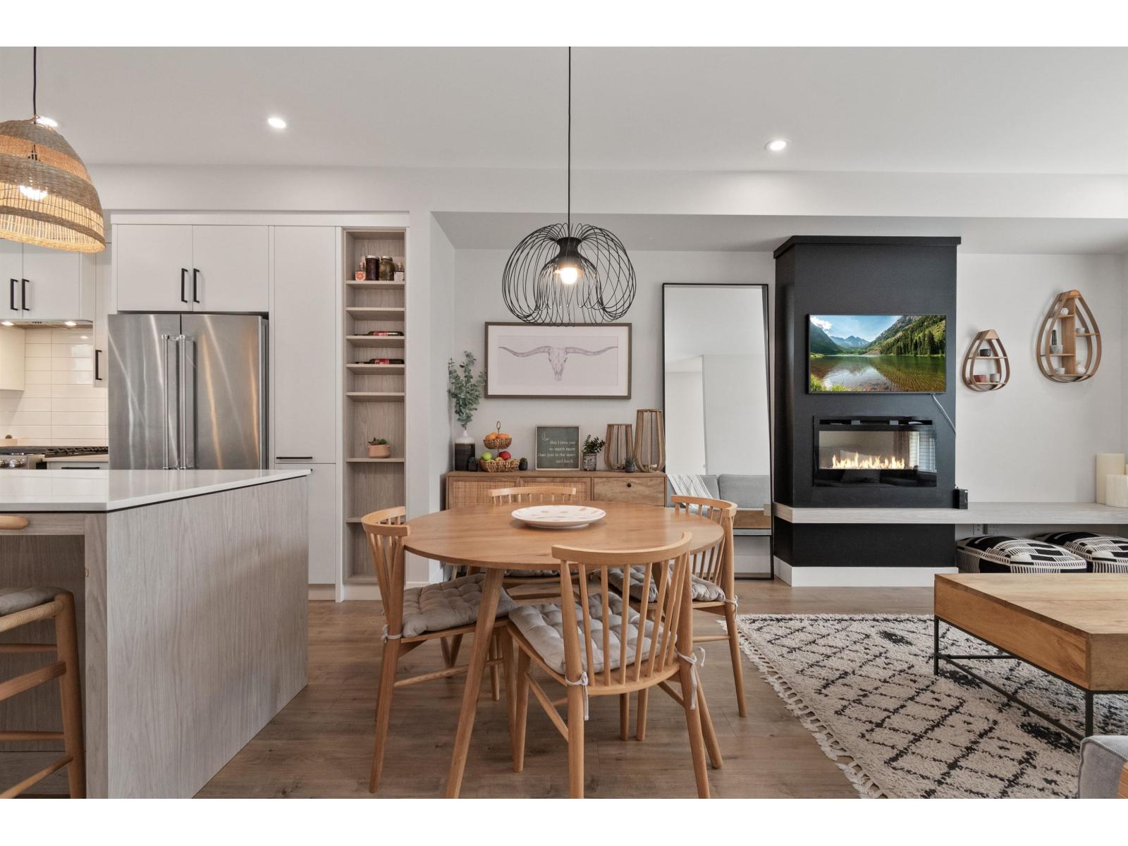 41 45500 CAMPUS DRIVE, Garrison Crossing, Chilliwack