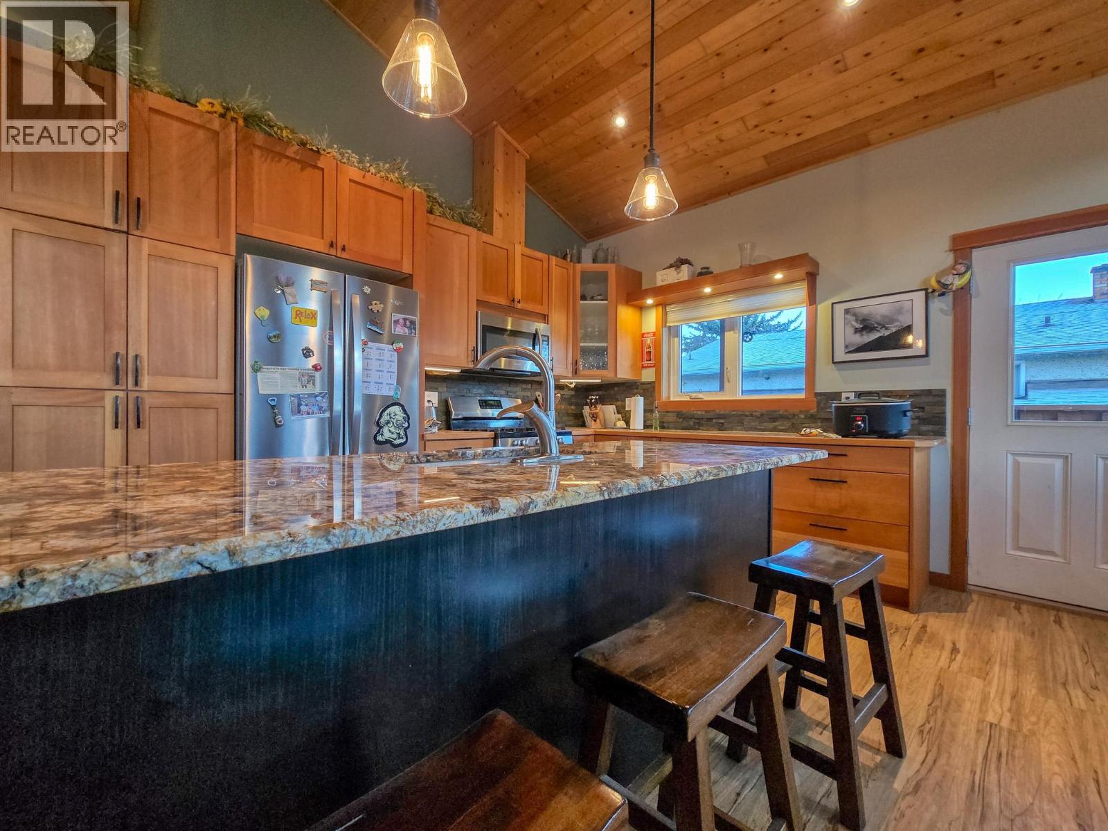 918 5TH Avenue - 17