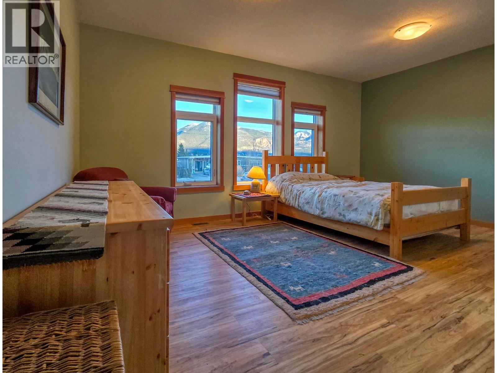 918 5TH Avenue - 34