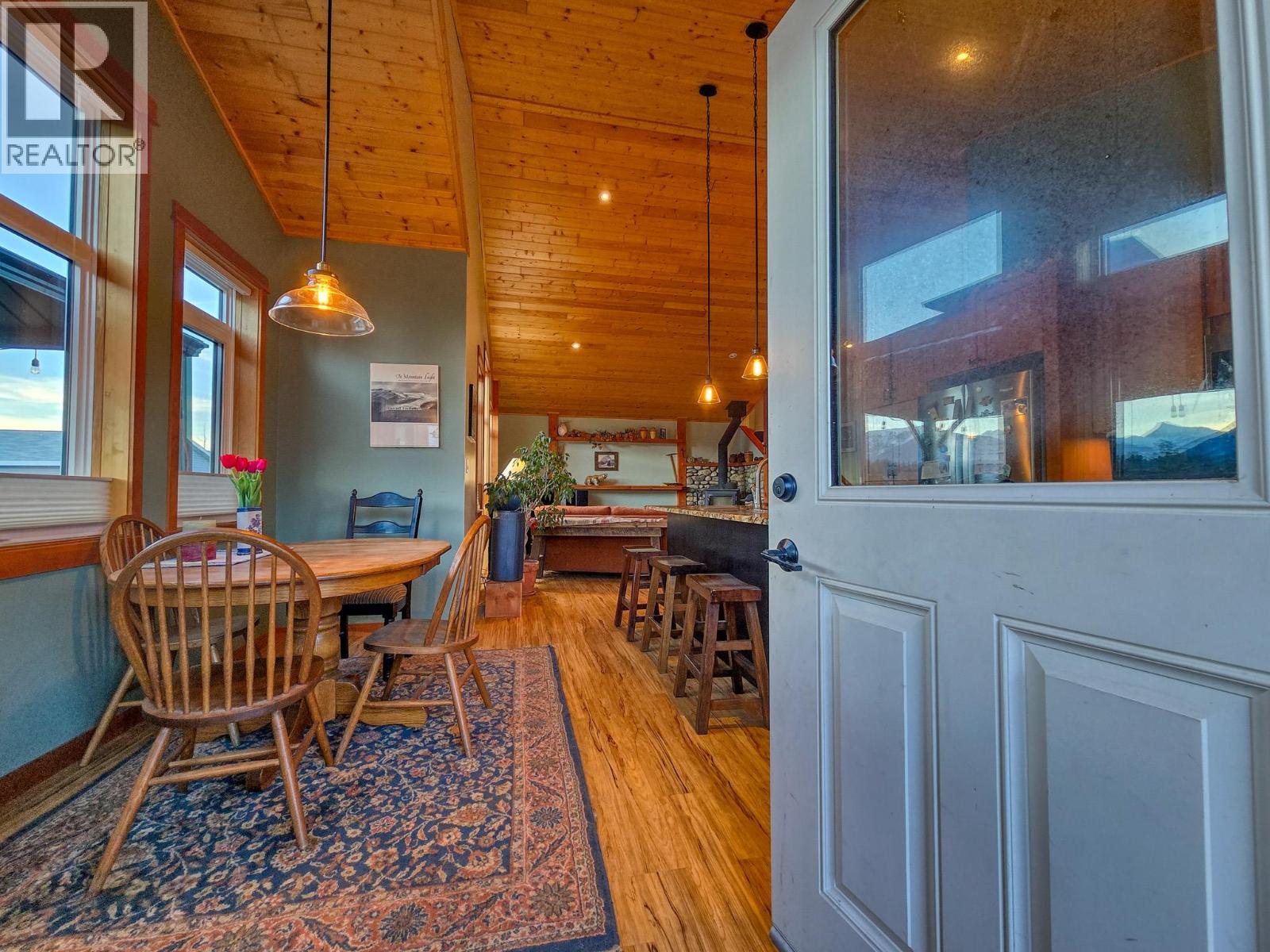 918 5TH Avenue - 28