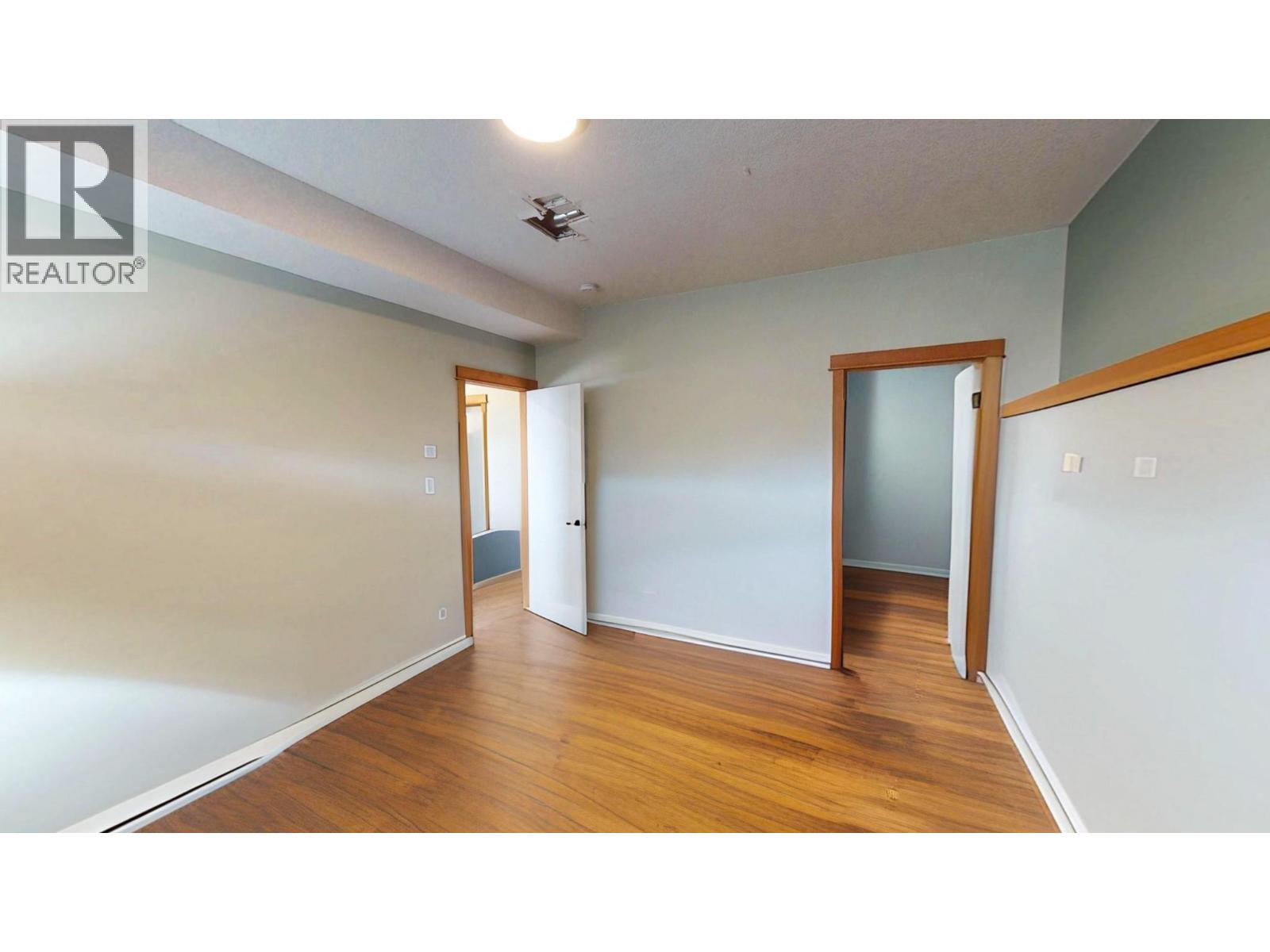 918 5TH Avenue - 75