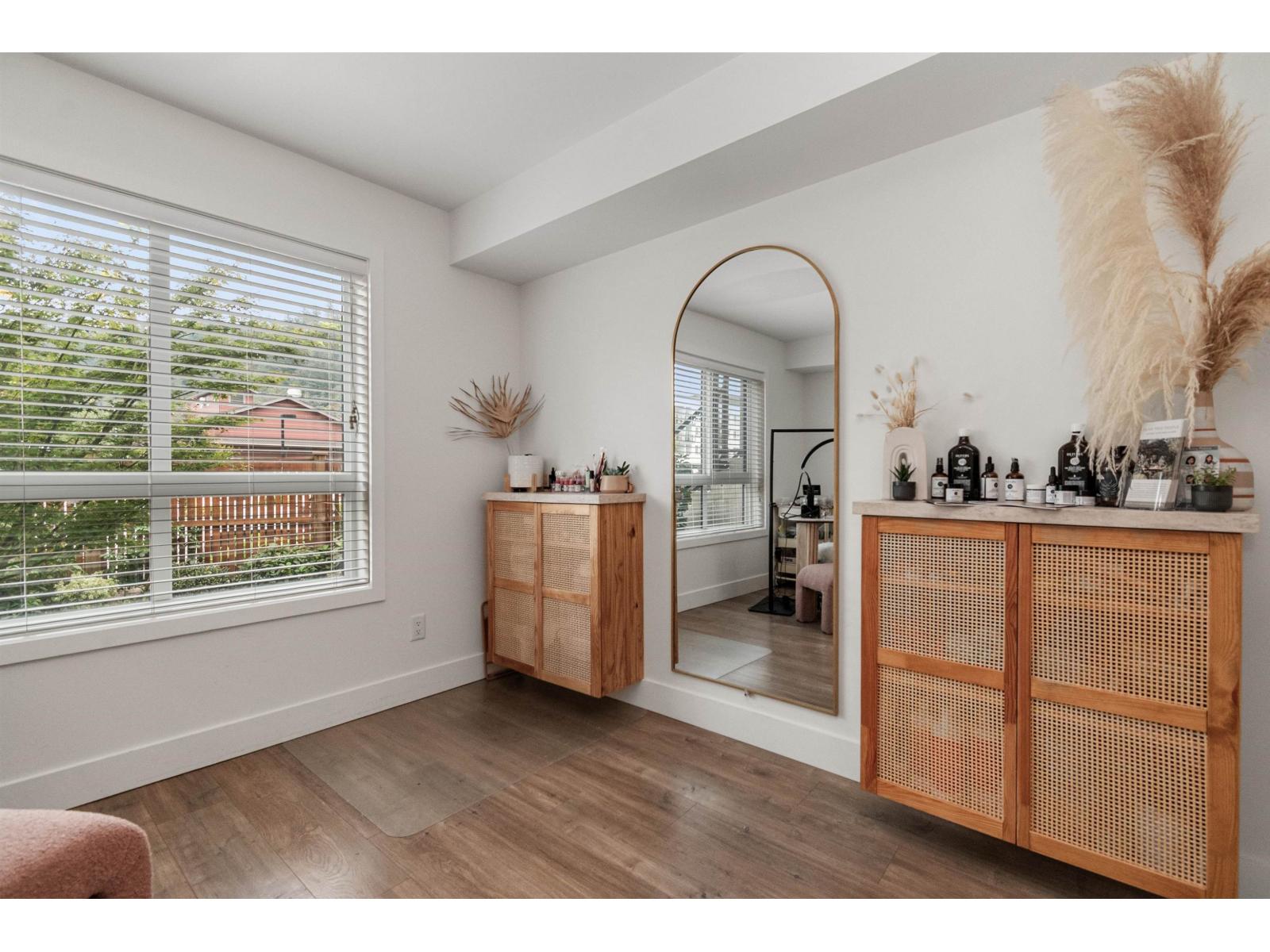 41 45500 CAMPUS DRIVE, Garrison Crossing, Chilliwack