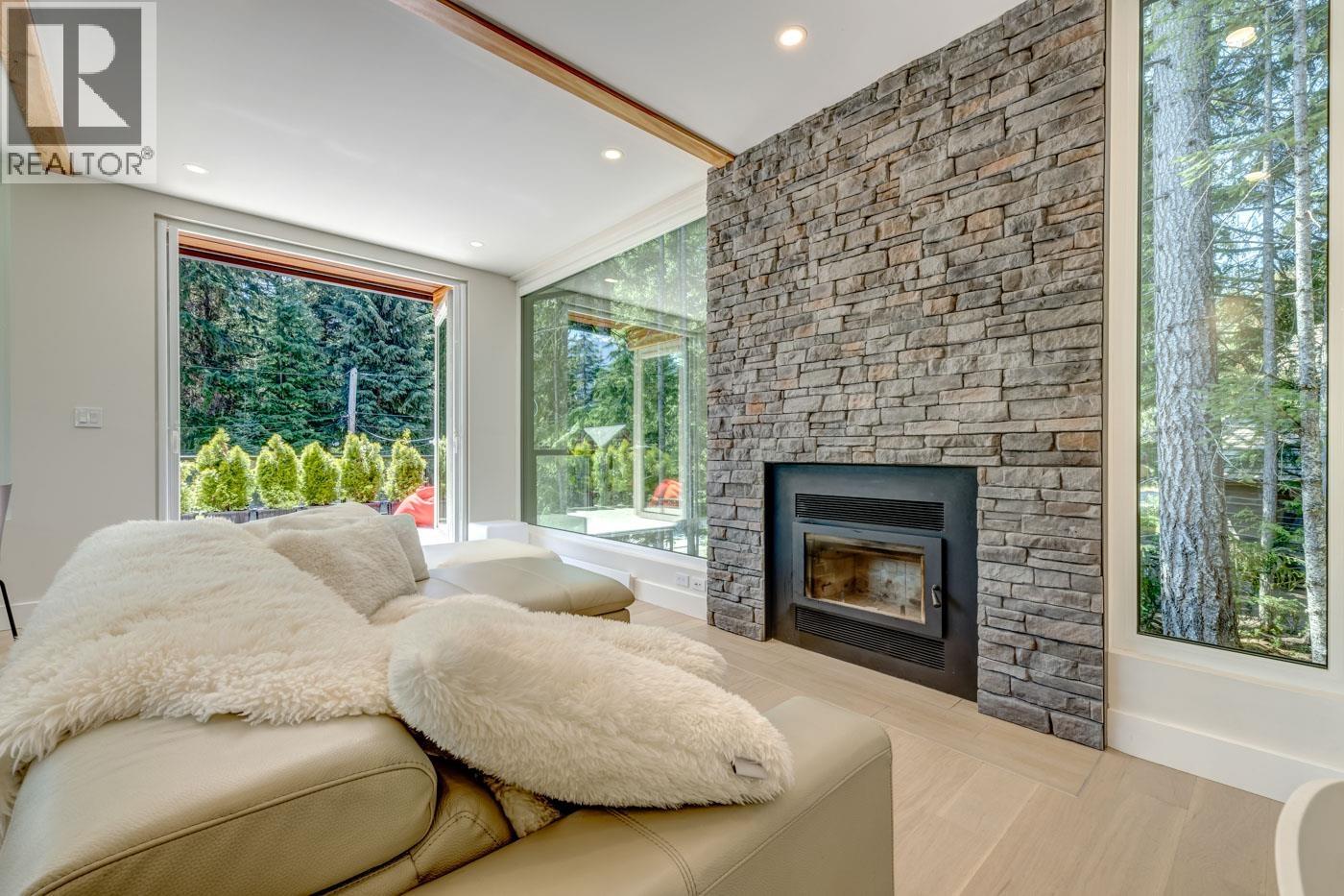 9391 EMERALD DRIVE, Whistler