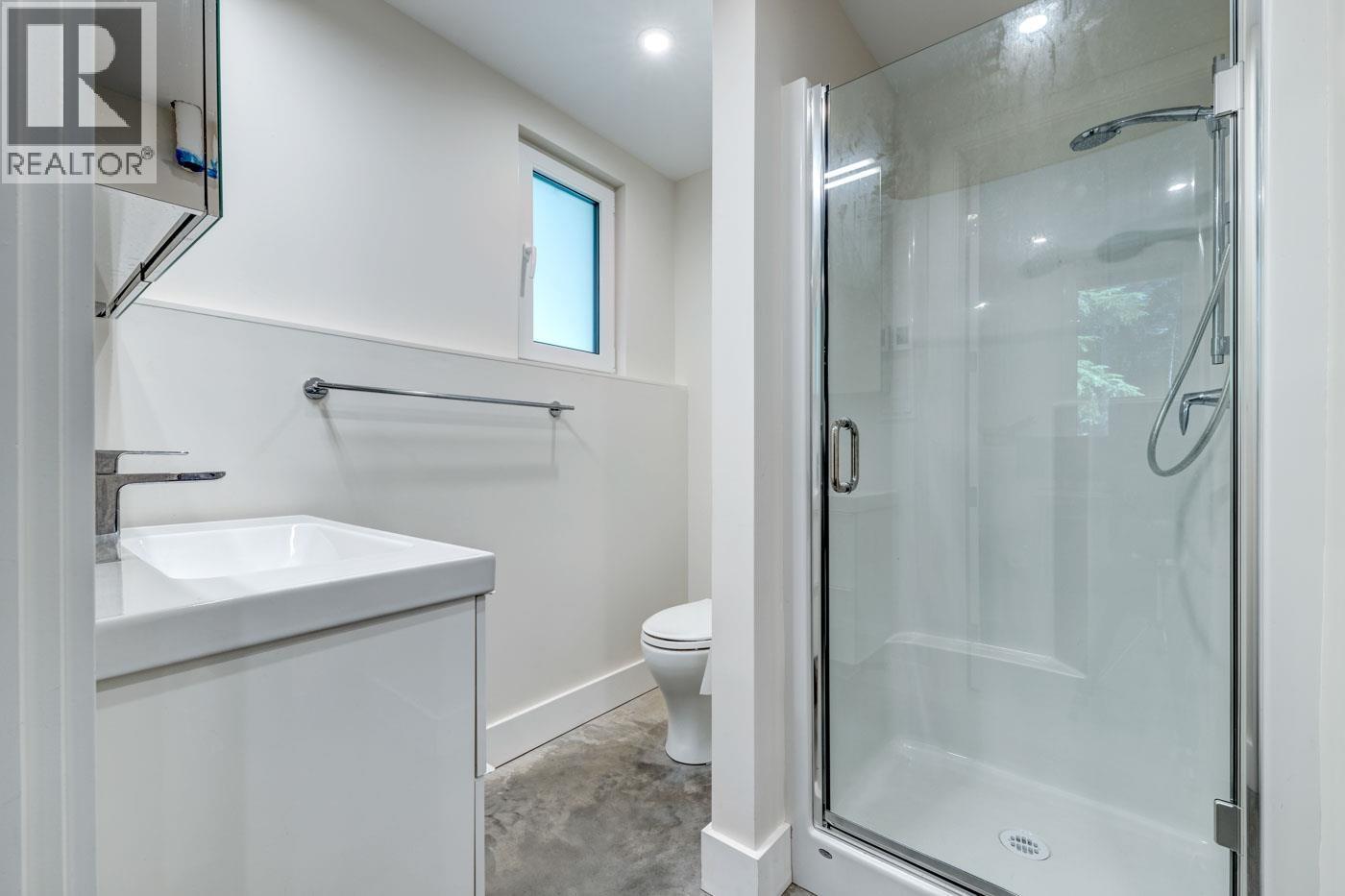 9391 EMERALD DRIVE, Whistler