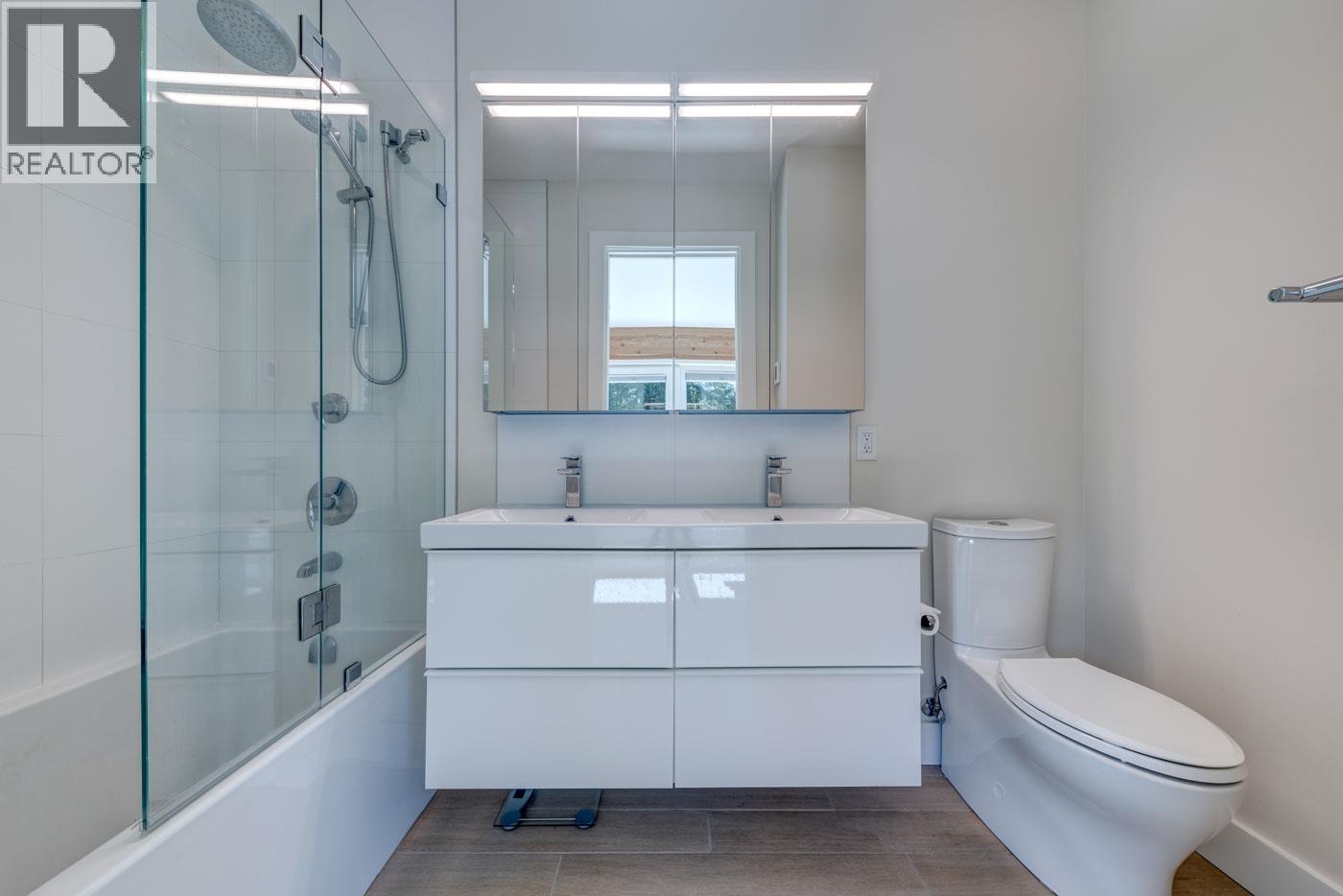 9391 EMERALD DRIVE, Whistler