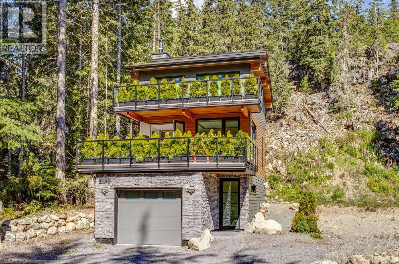 9391 EMERALD DRIVE, Whistler