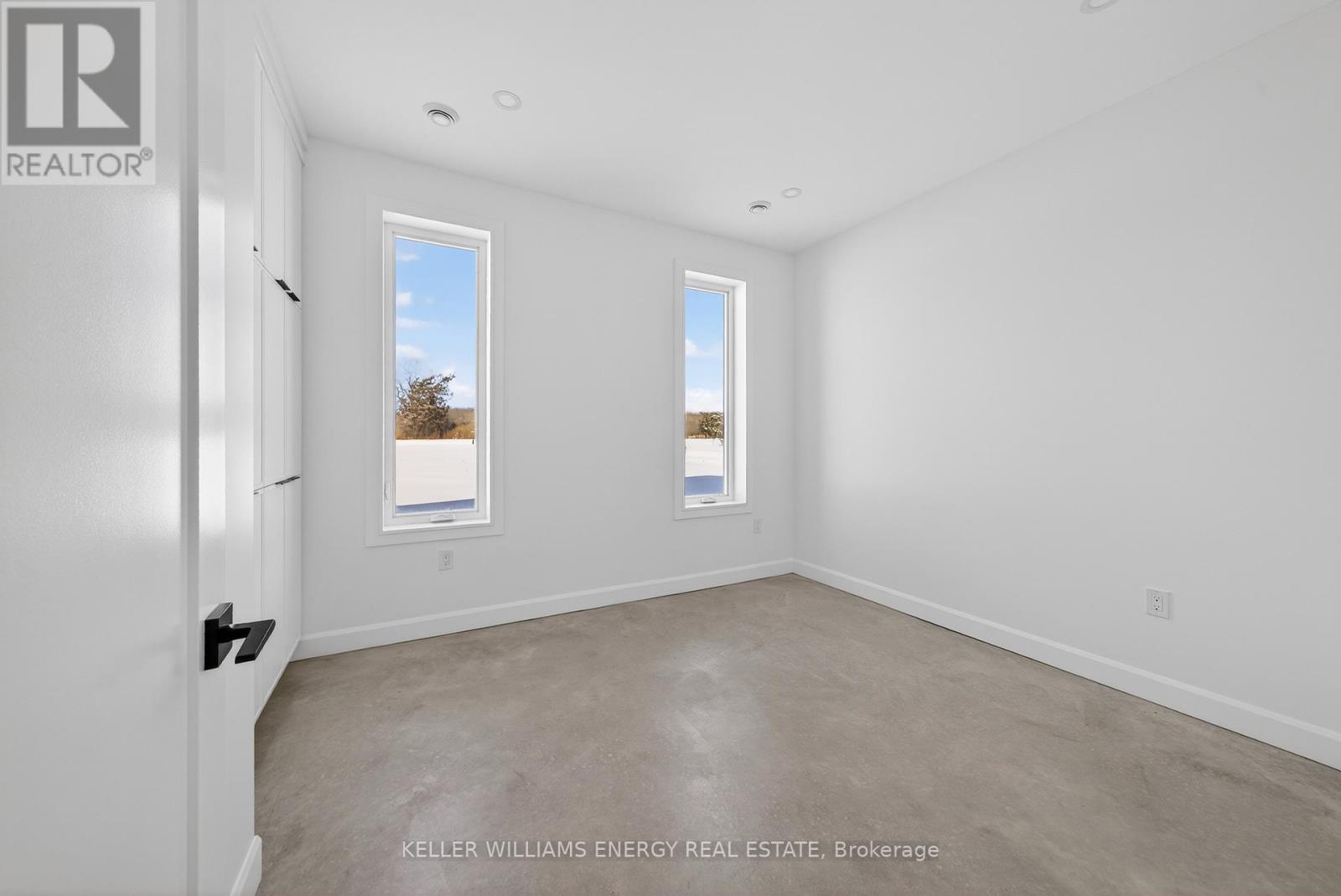 293 KELLY ROAD - 28