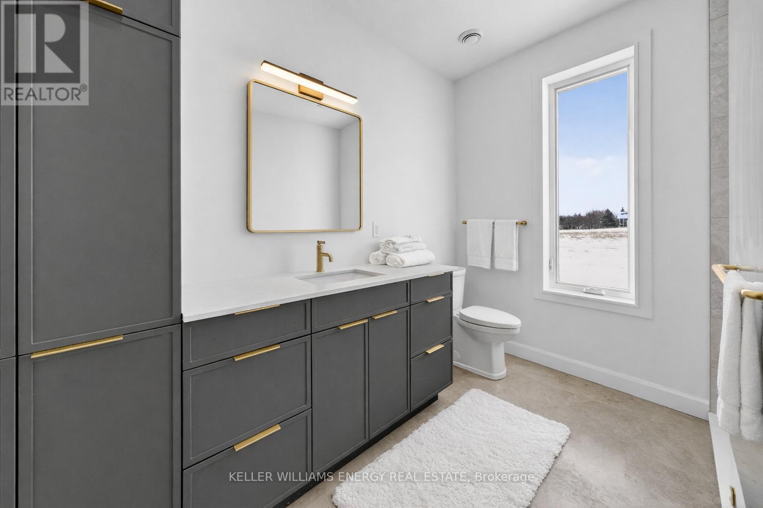 293 KELLY ROAD - 33