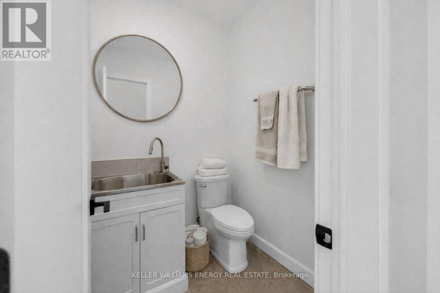 293 KELLY ROAD - 37
