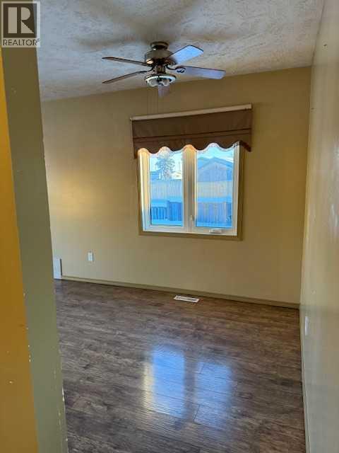 10323 98 Avenue - Photo 5 of 27, High Level, Alberta