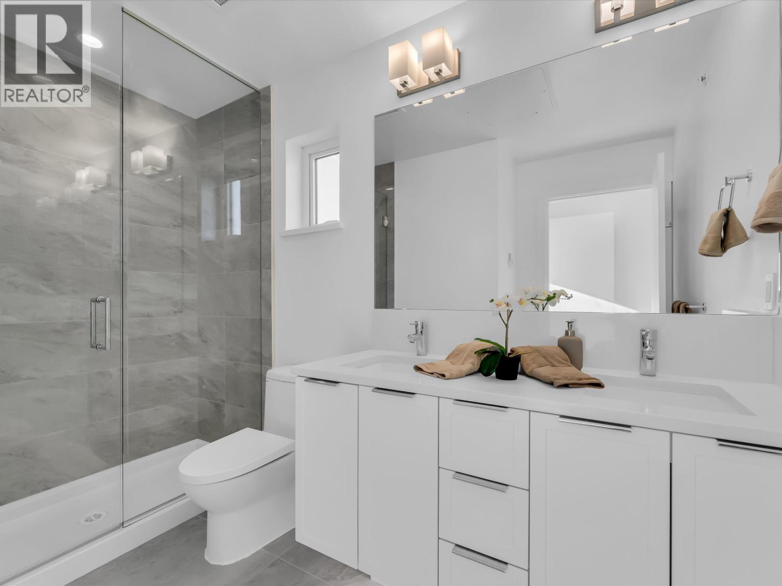 120 609 SYDNEY AVENUE