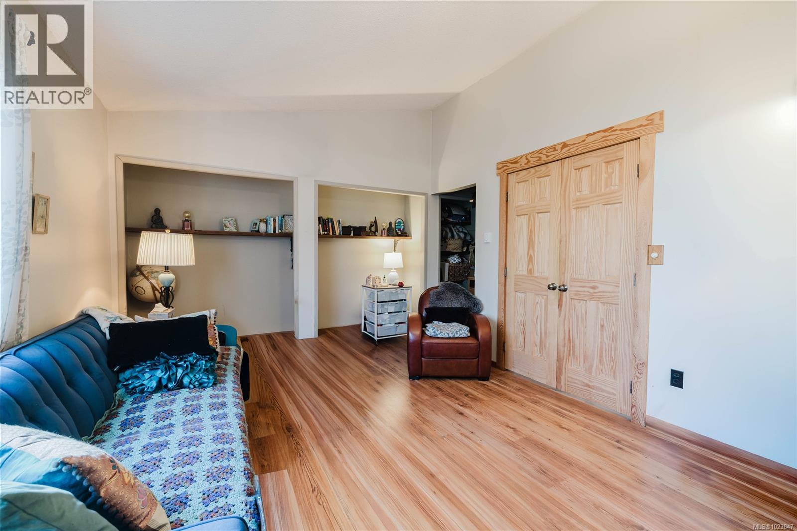 302 229 Ontario St, Victoria