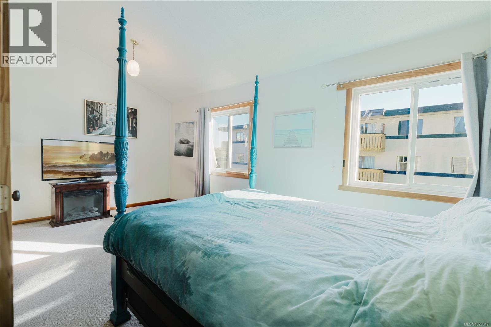 302 229 Ontario St, Victoria