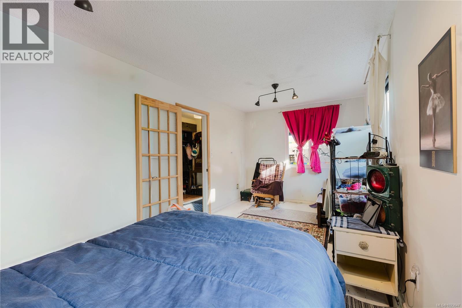 302 229 Ontario St, Victoria