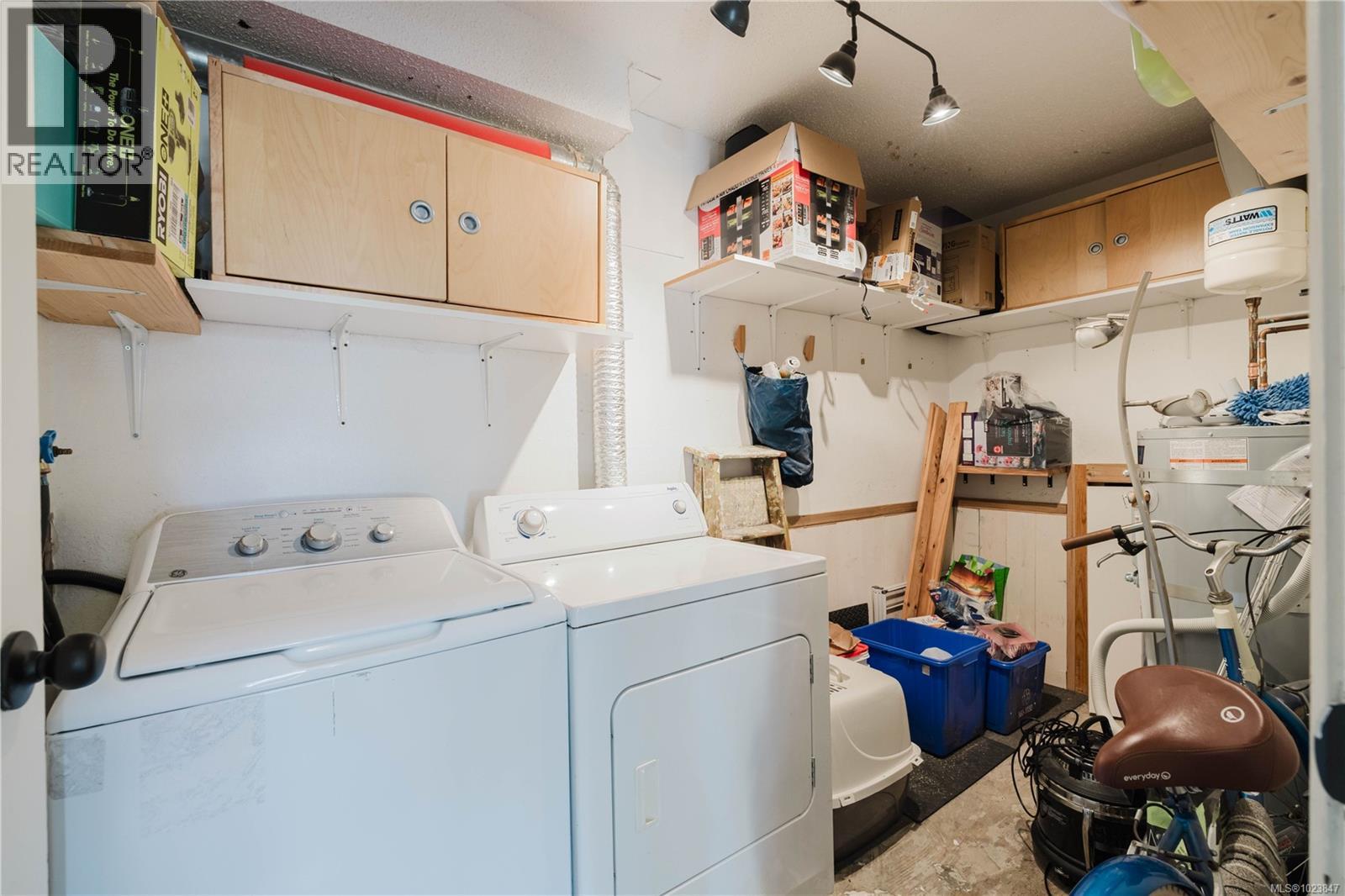 302 229 Ontario St, Victoria