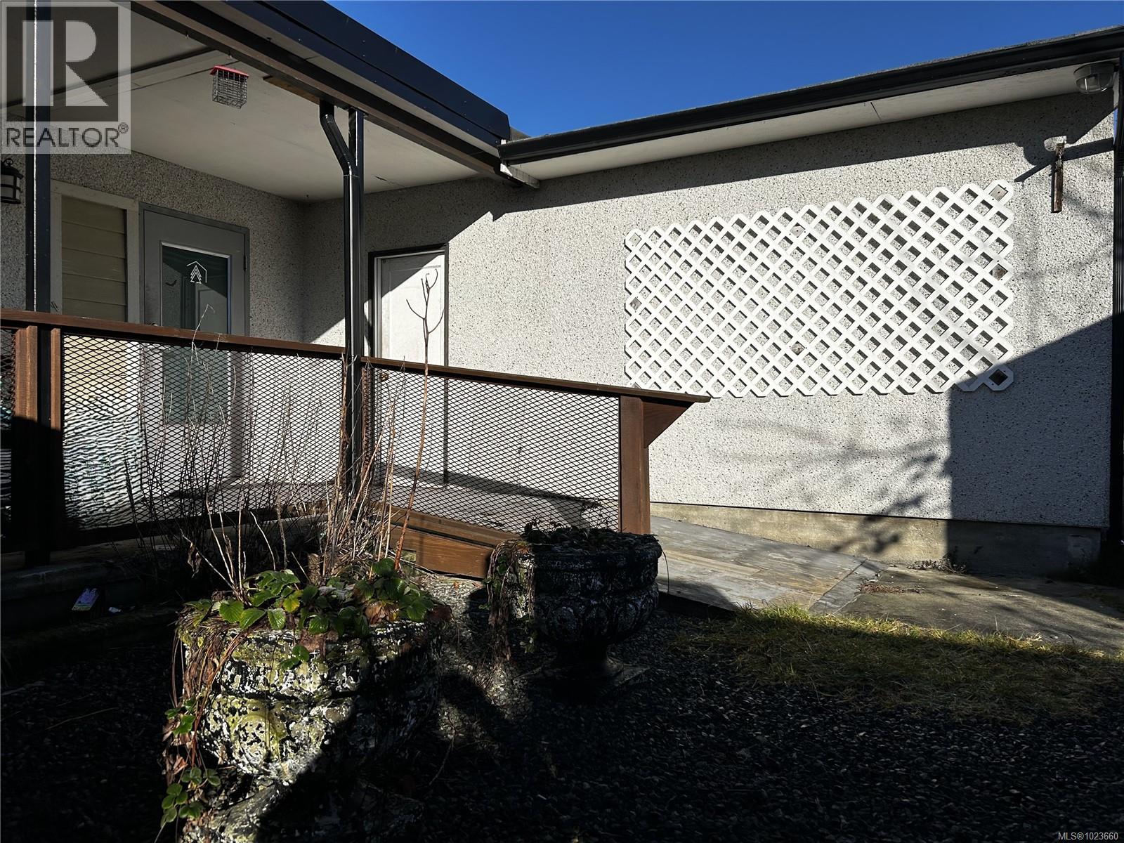 6512 Bell McKinnon Rd, Duncan