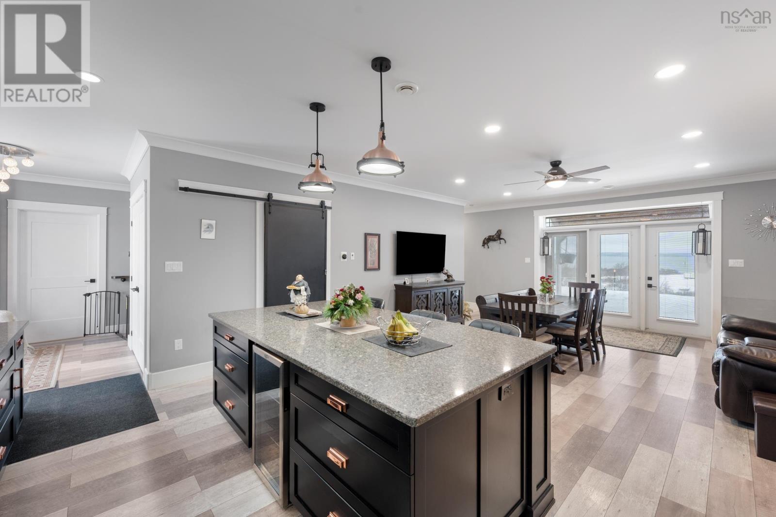 Property 9 of 39 of 3387 Highway 1