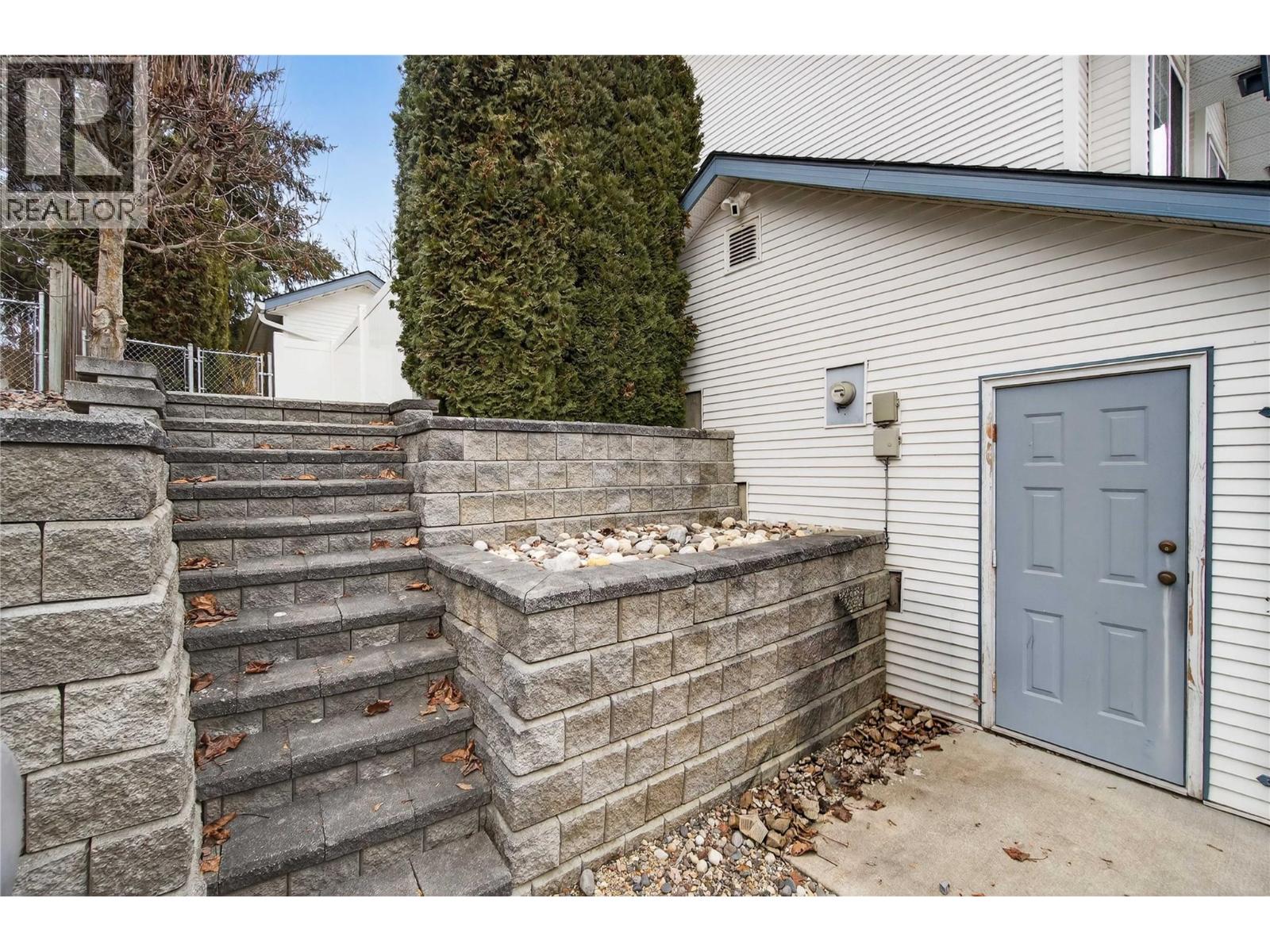  1850 33 Street Northeast, Salmon Arm