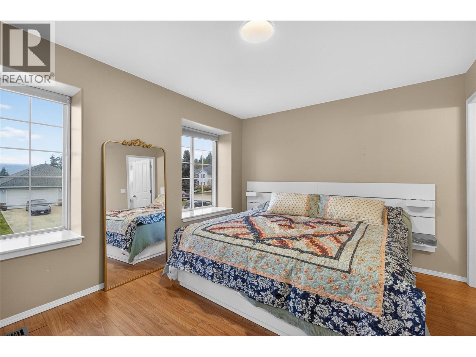  1850 33 Street Northeast, Salmon Arm