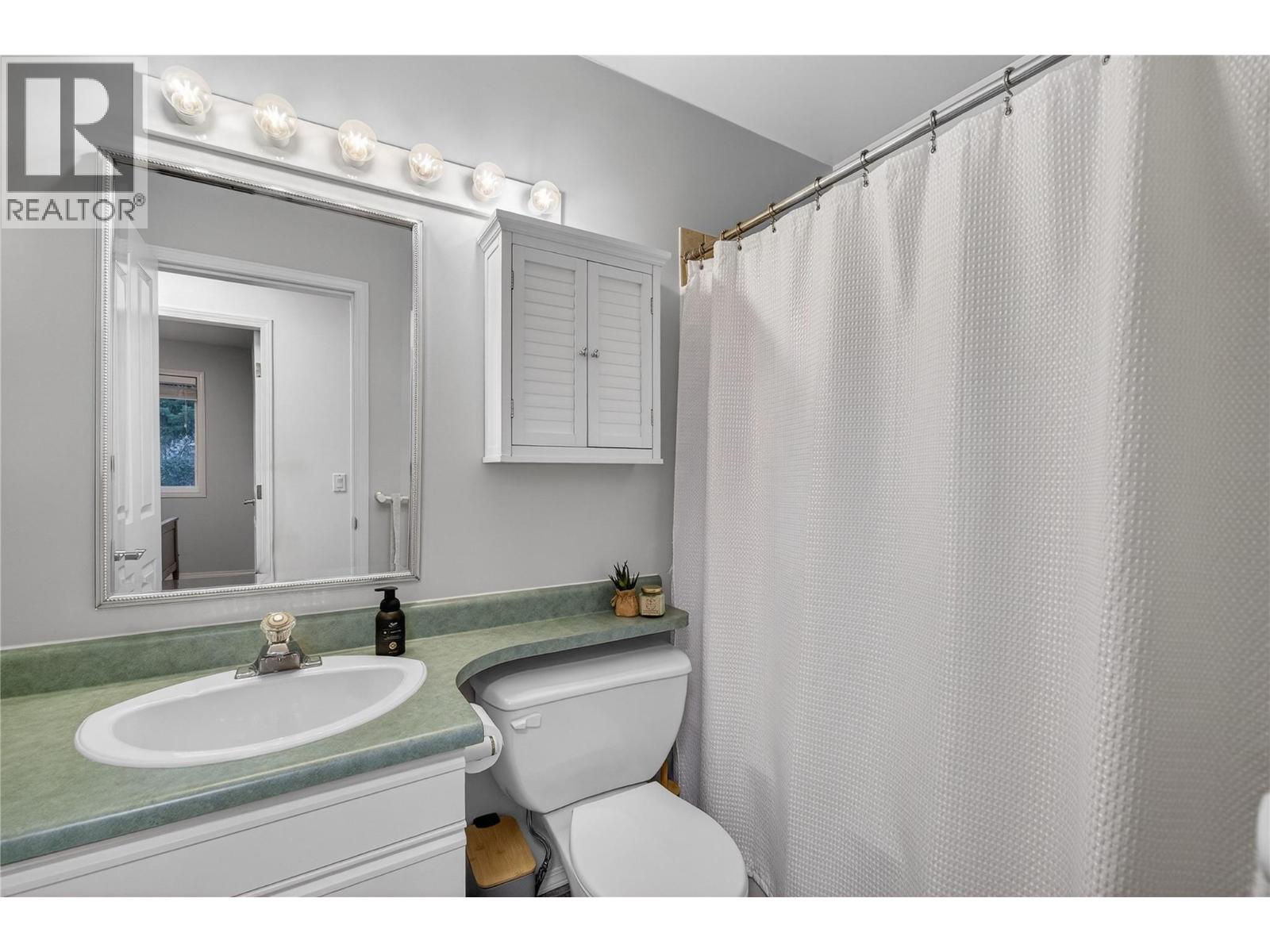  1850 33 Street Northeast, Salmon Arm