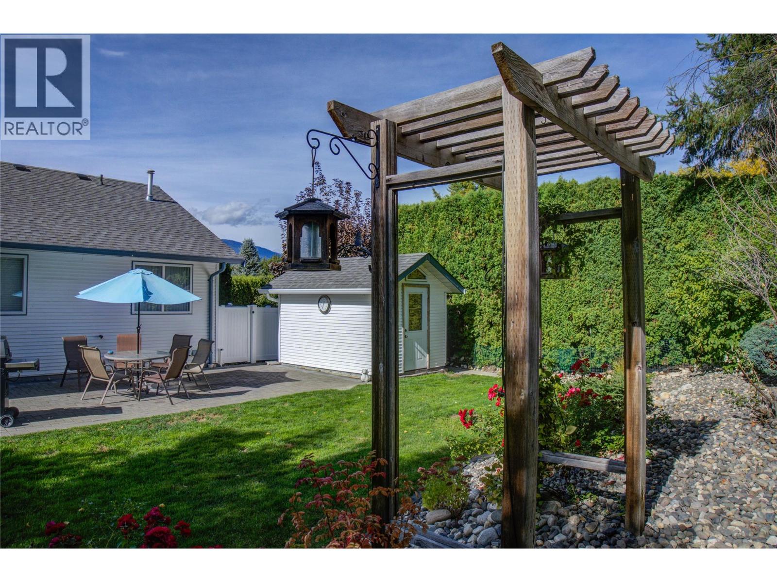  1850 33 Street Northeast, Salmon Arm