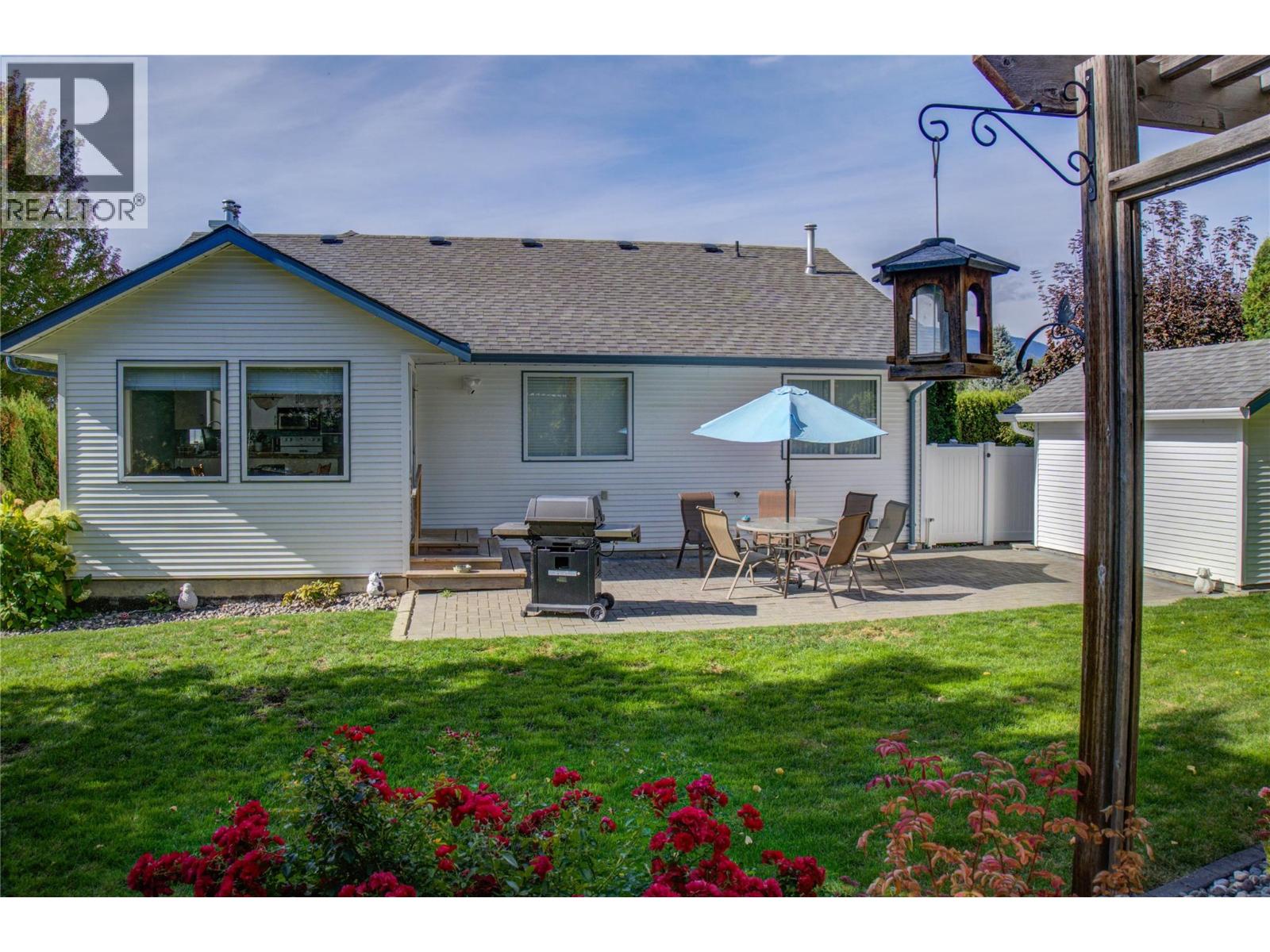  1850 33 Street Northeast, Salmon Arm