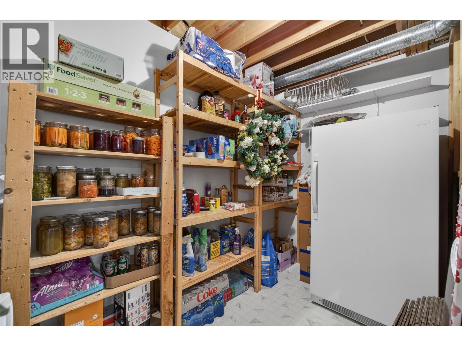  1850 33 Street Northeast, Salmon Arm