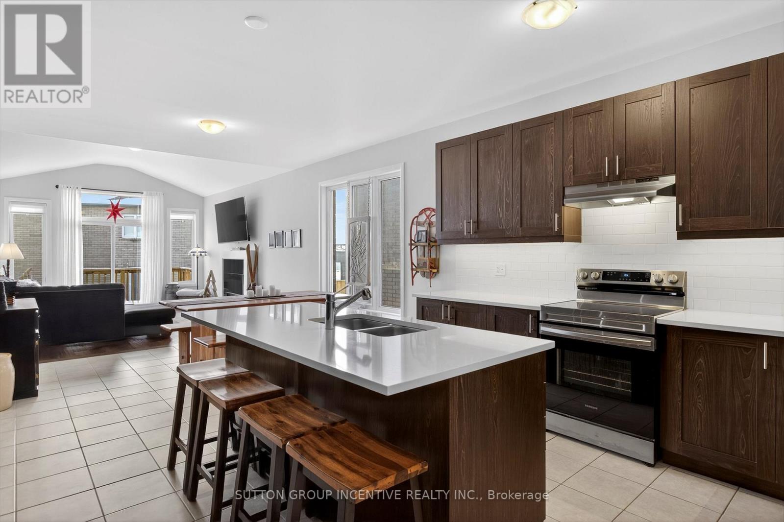 670 LEMAY GROVE - Photo 5 of 48, Peterborough (Monaghan Ward 2), Ontario