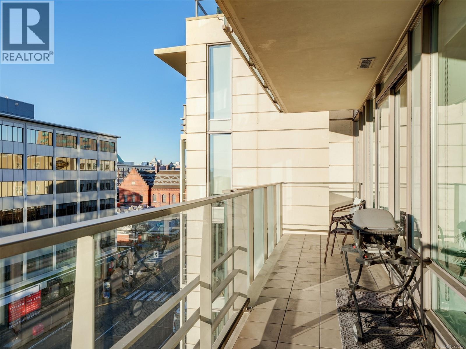 #806 707 COURTNEY ST - 22