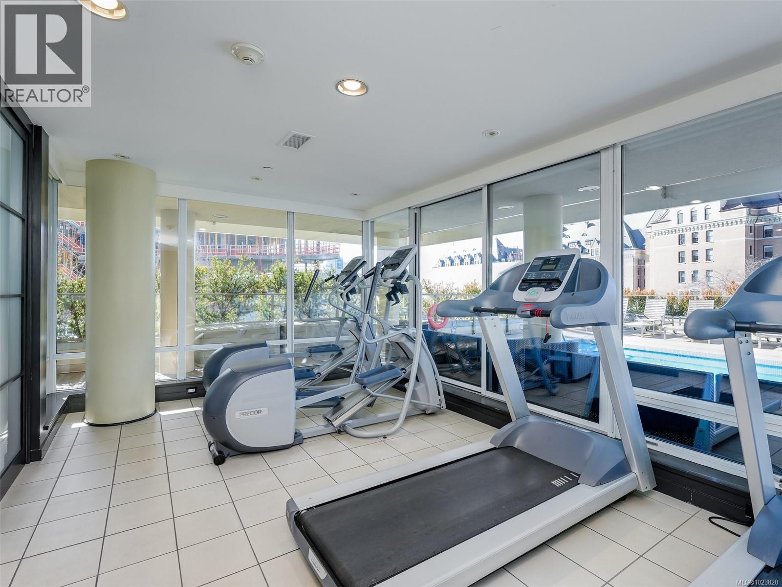 #806 707 COURTNEY ST - 24