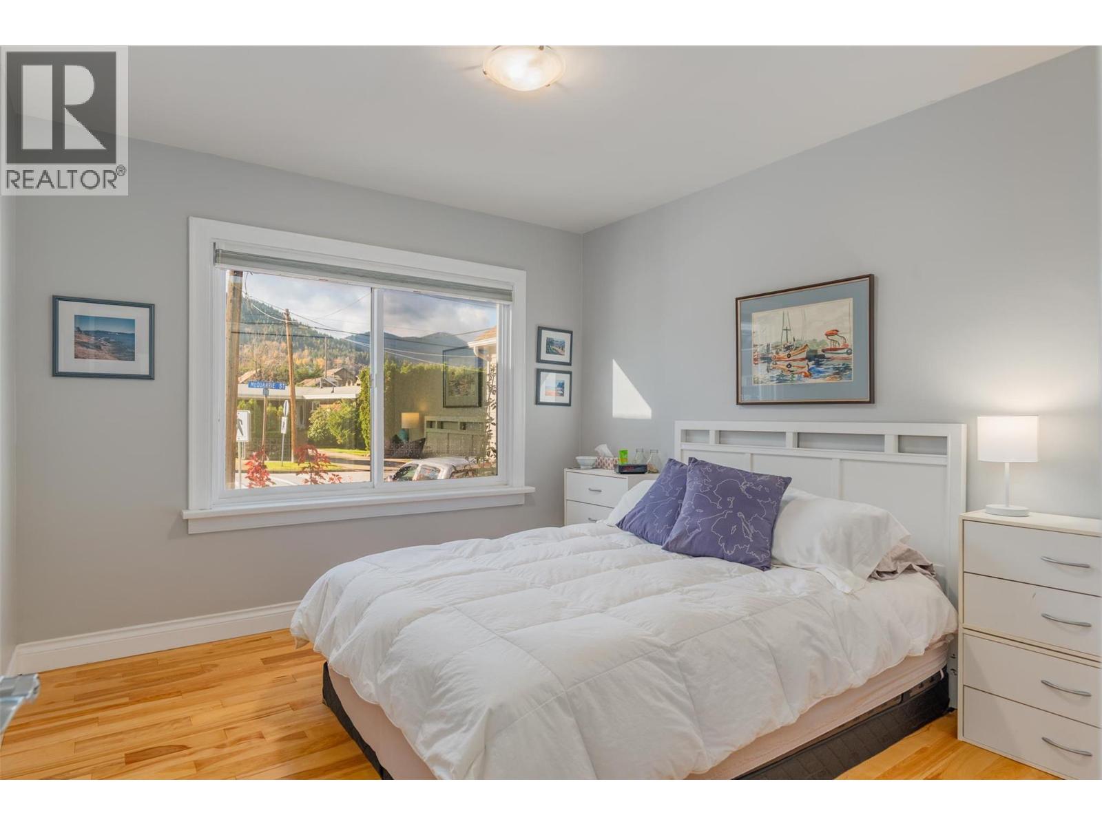 1631 Fifth Avenue, Trail