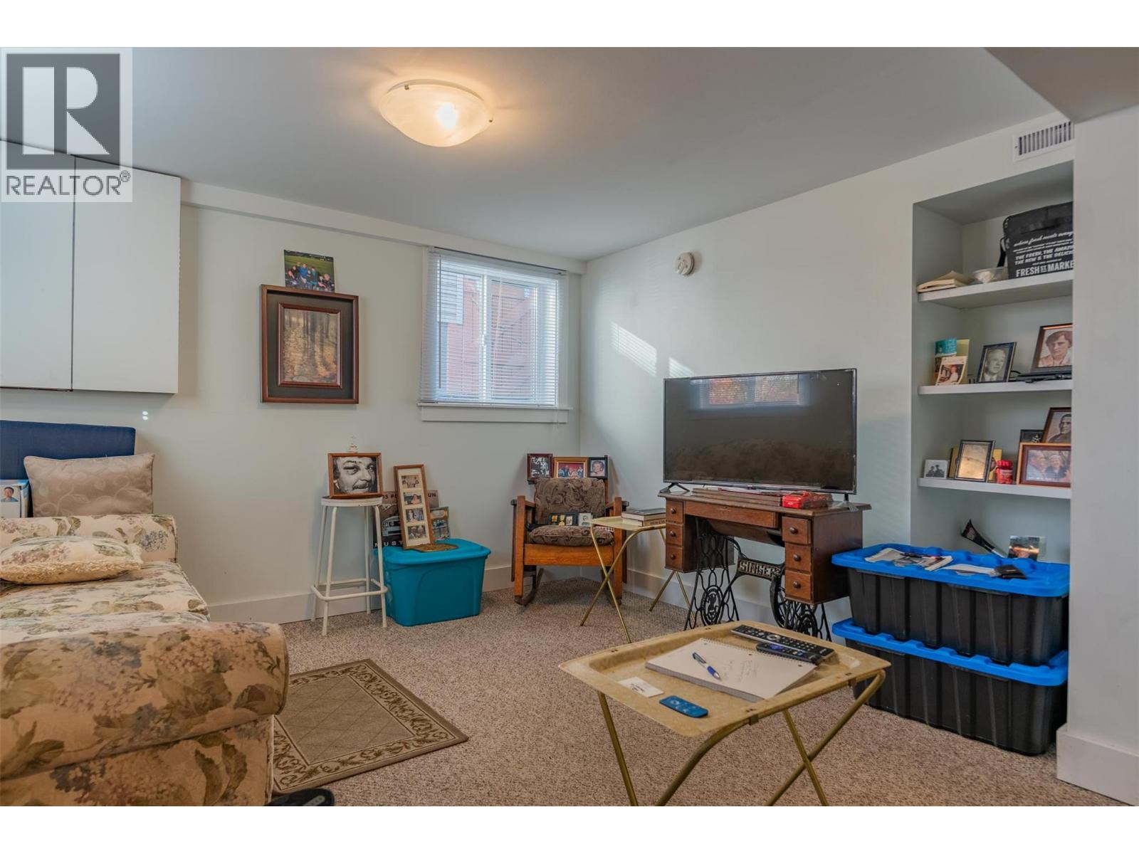 1631 Fifth Avenue, Trail