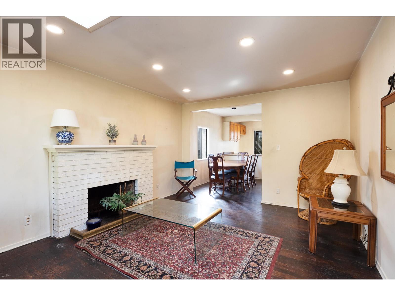 445 W QUEENS ROAD, North Vancouver