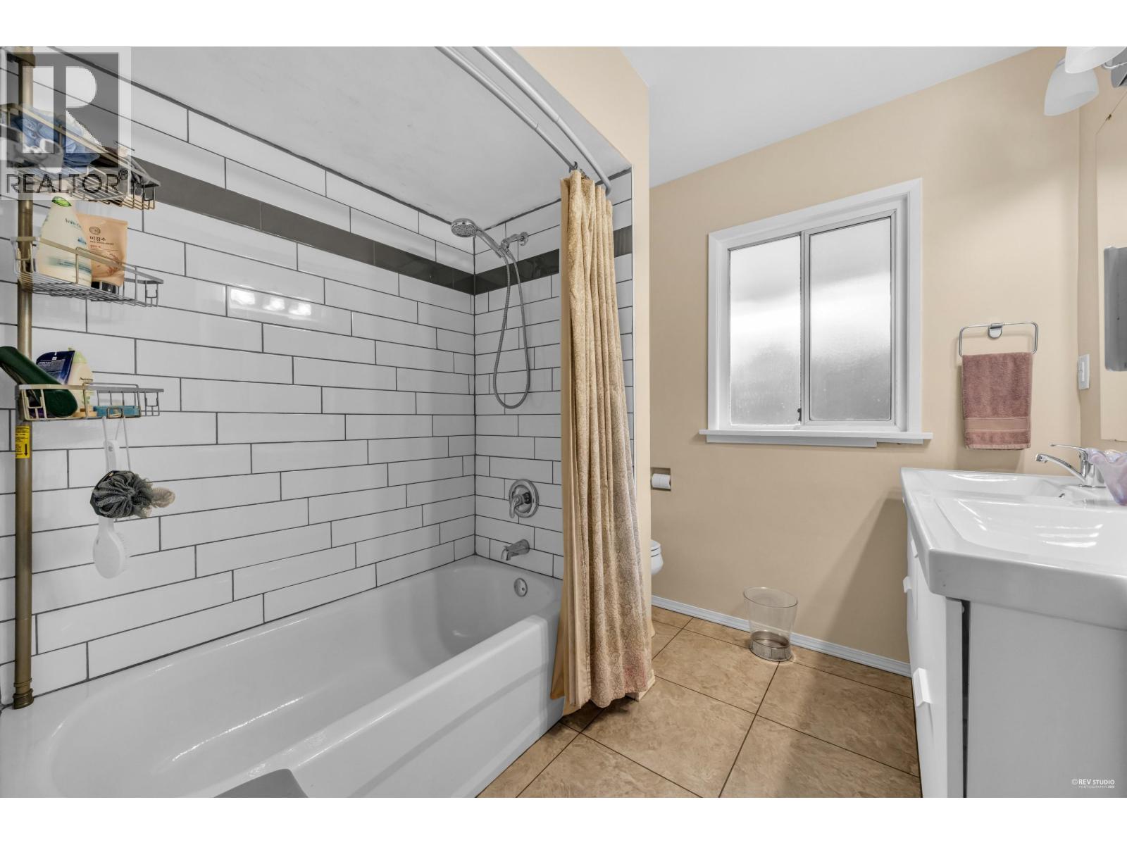 11949 220 STREET, Maple Ridge