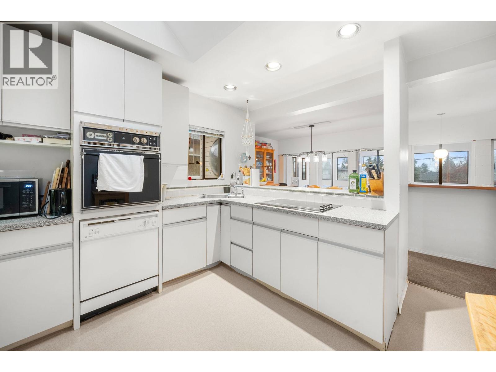 741 E 14TH STREET, North Vancouver