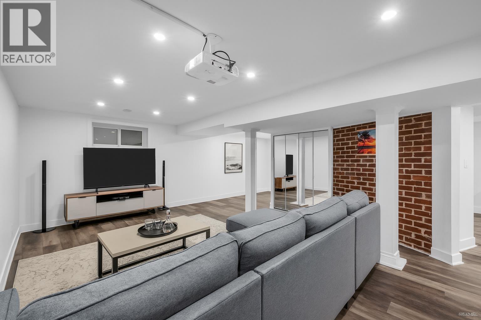 341 RABBIT LANE, West Vancouver