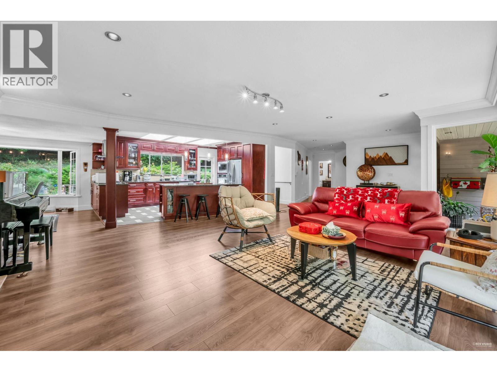 341 RABBIT LANE, West Vancouver