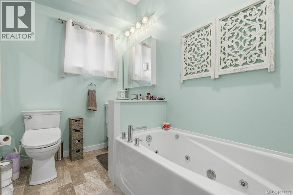 3885 Discovery Dr, Campbell River