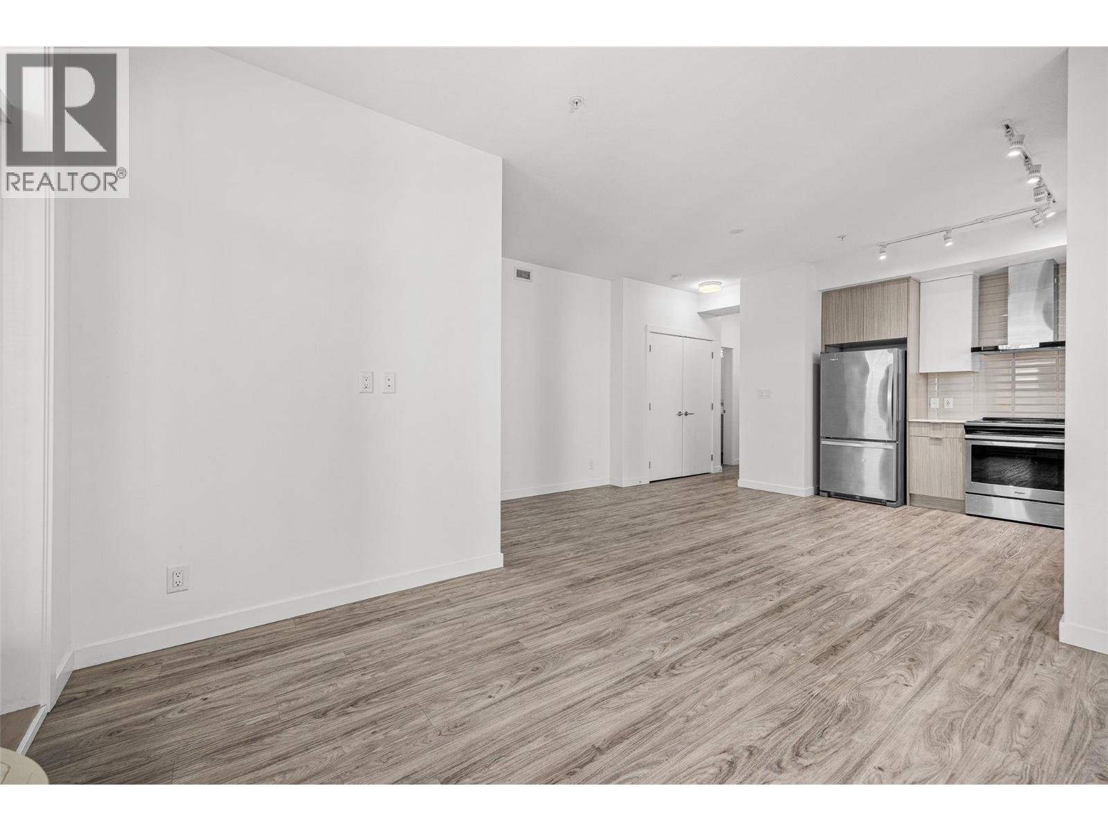 215 1800 Richter Street, Kelowna