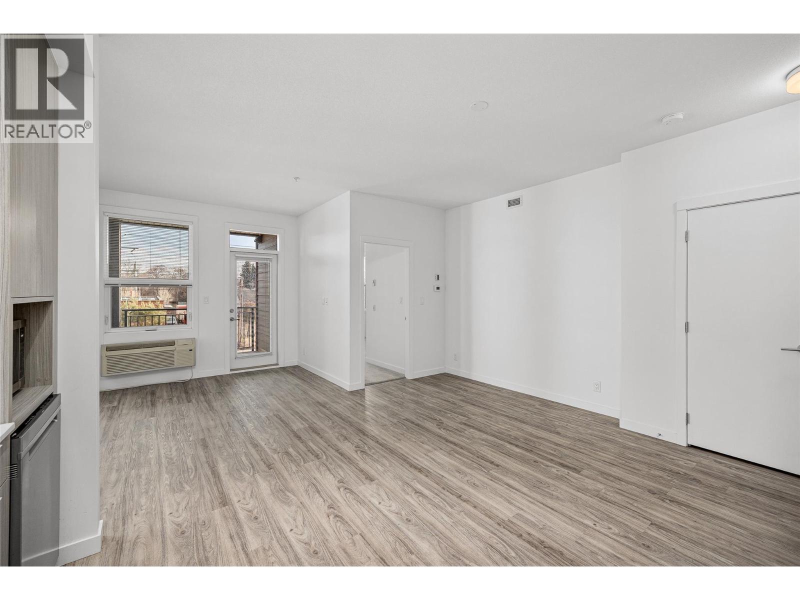 215 1800 Richter Street, Kelowna