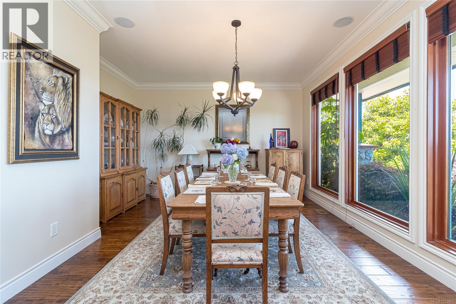 7014 Beach View Crt, Central Saanich