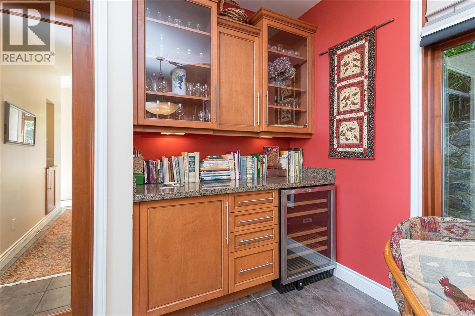 7014 Beach View Crt, Central Saanich