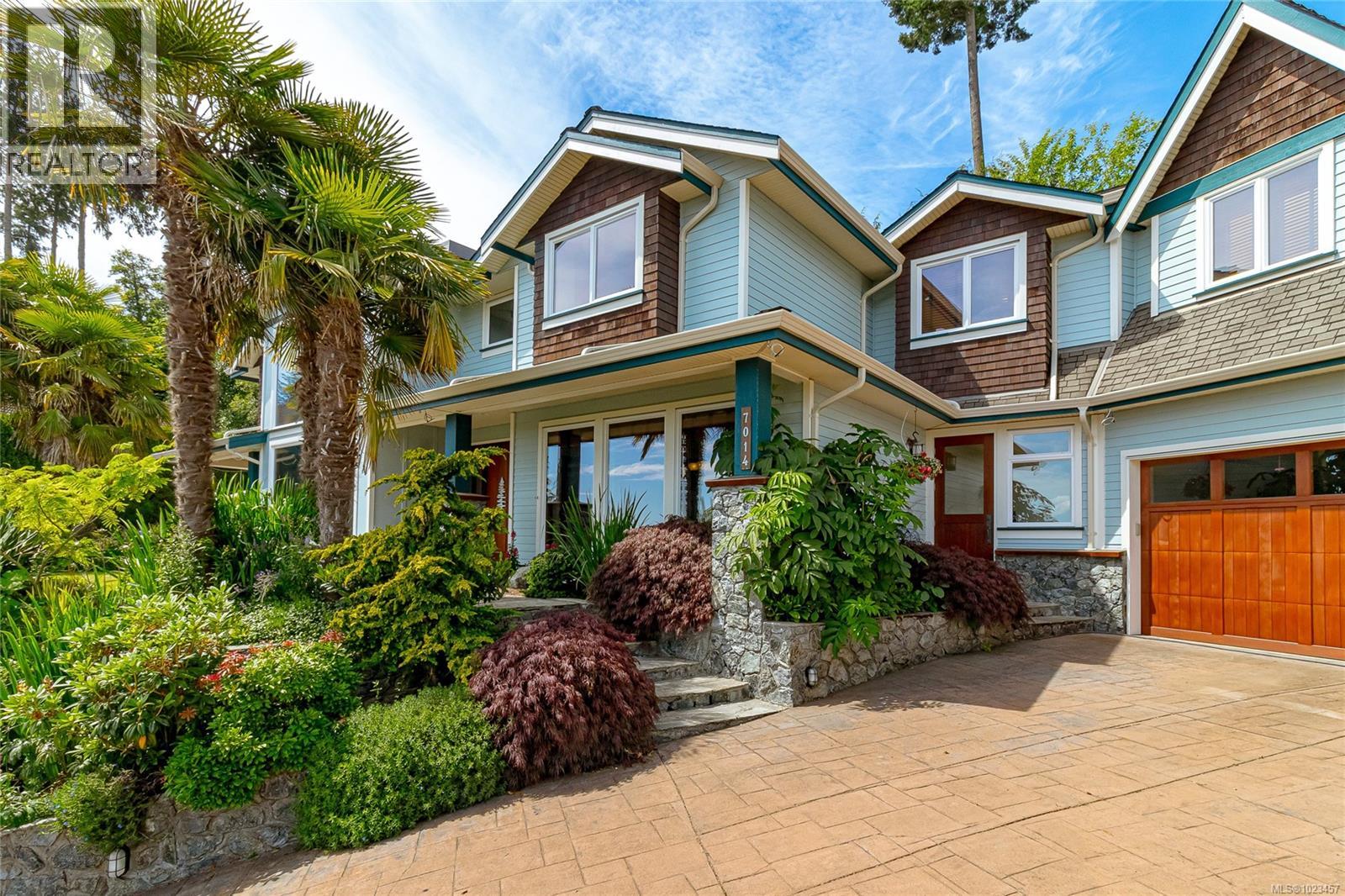 7014 Beach View Crt, Central Saanich