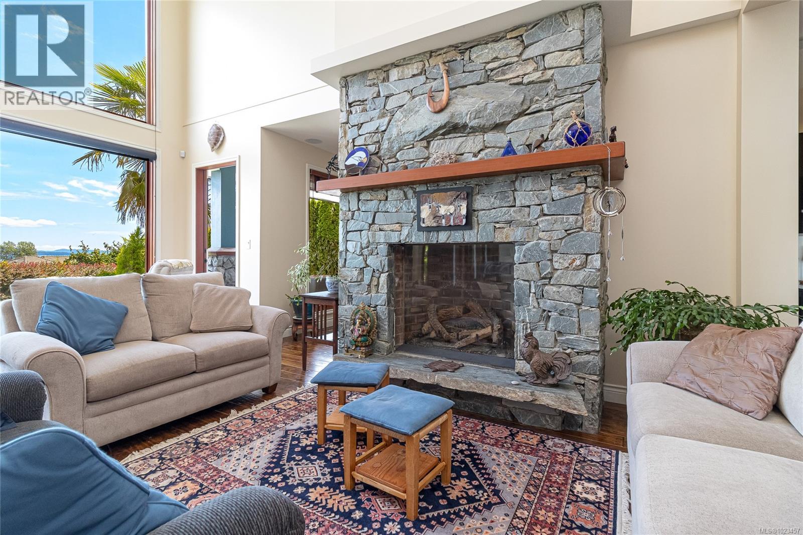 7014 Beach View Crt, Central Saanich